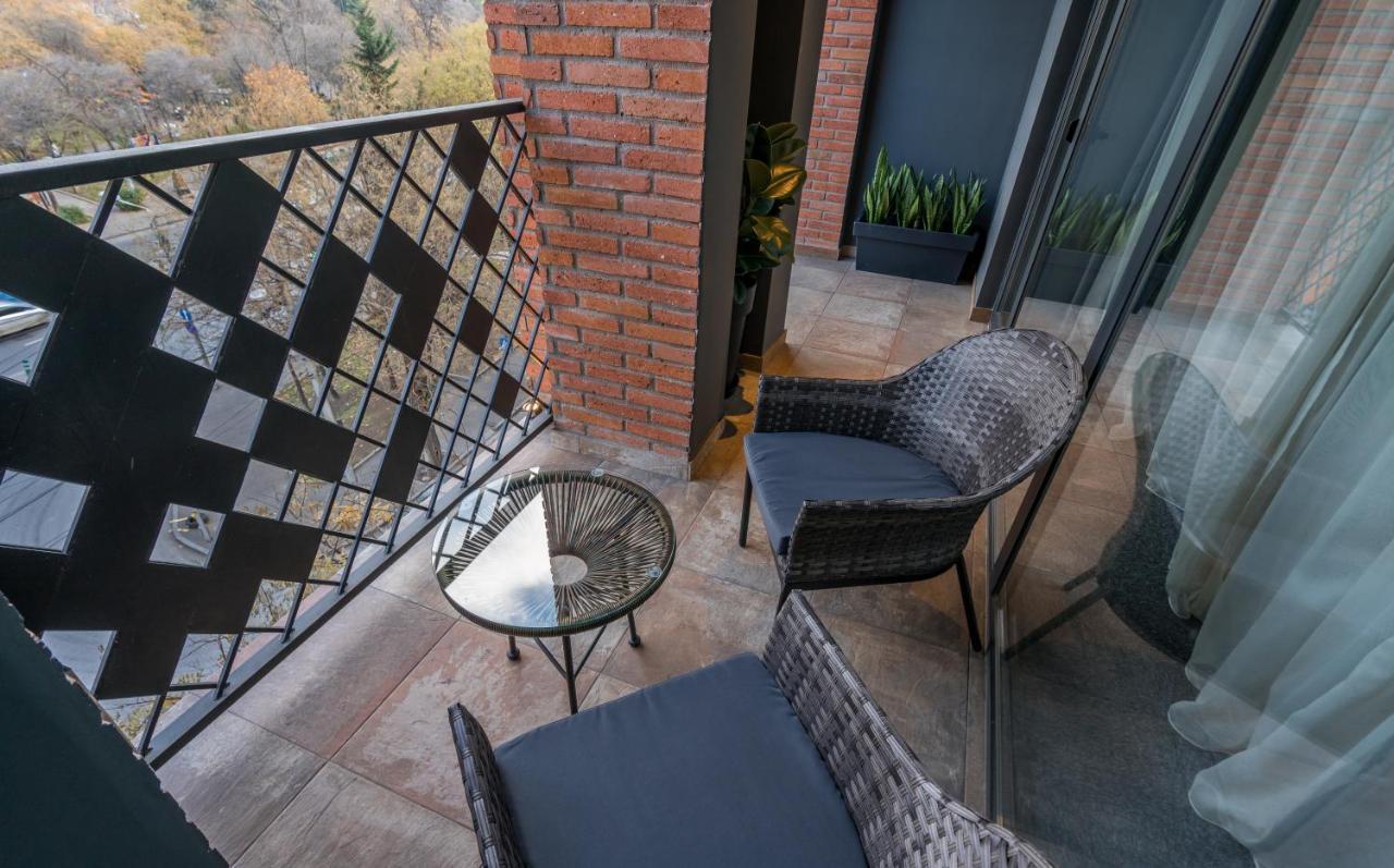 Bridge Hotel Тбилиси Экстерьер фото