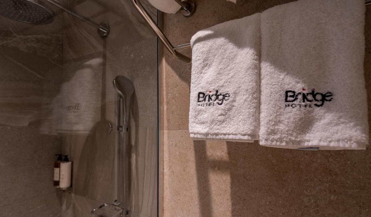 Bridge Hotel Тбилиси Экстерьер фото