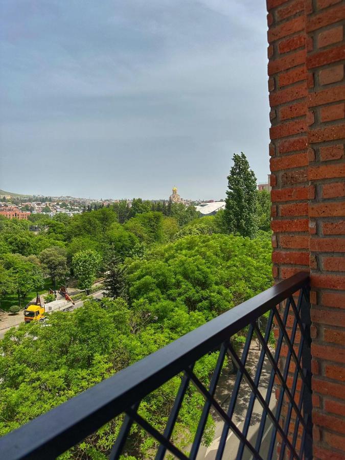 Bridge Hotel Тбилиси Экстерьер фото